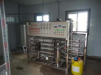 全不銹鋼凈水設備安裝現(xiàn)場